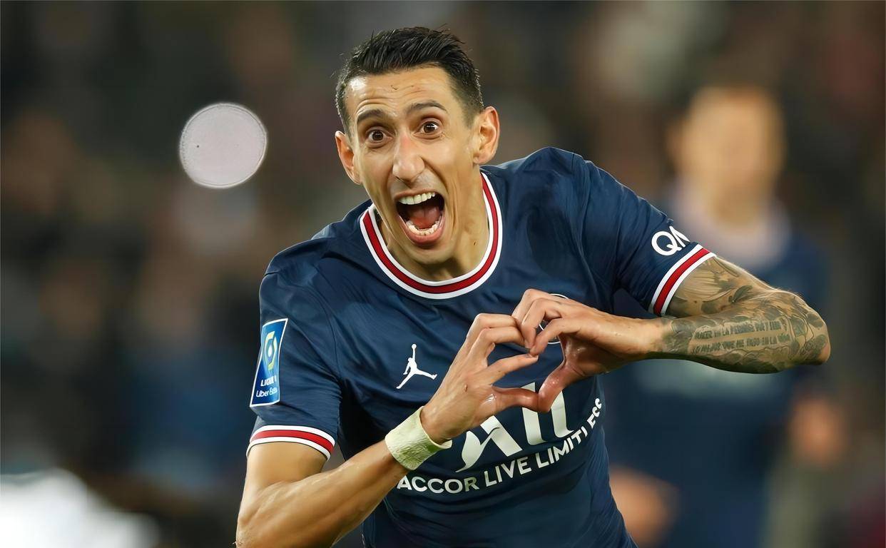 赛后接受采 赛后接受采