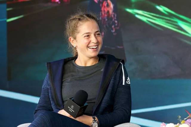 年仅15岁 年仅15岁