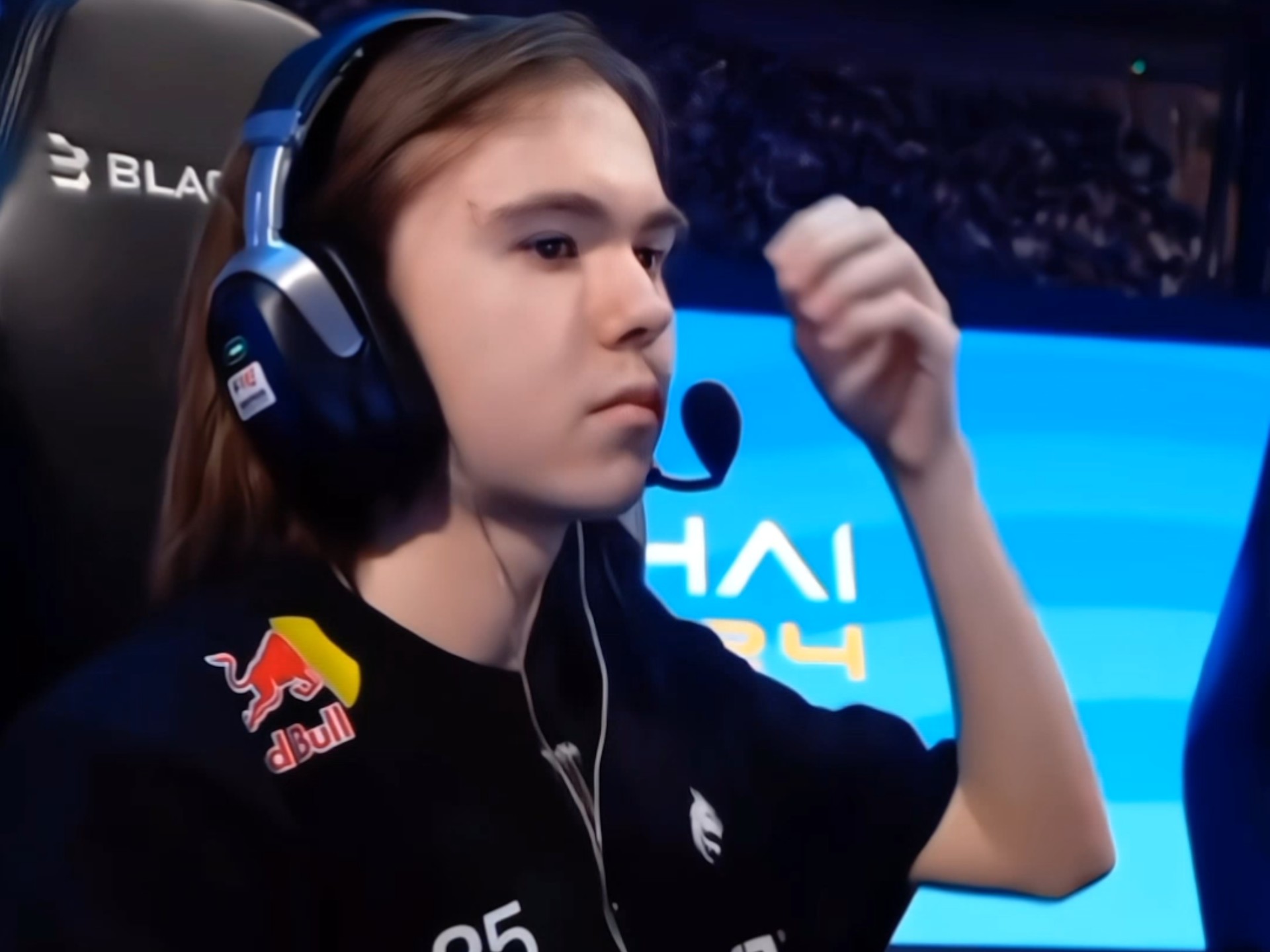 仅鼓舞了他 仅鼓舞了他